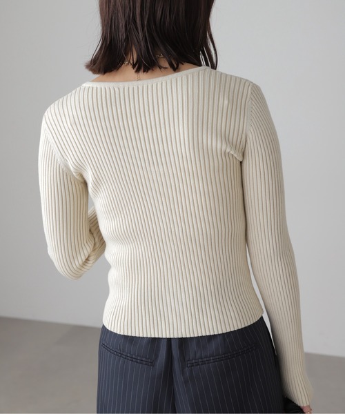 FREE'S MART(フリーズマート)の「◇フロントジップリブVネックニット(ニット/セーター・レディース・カーキ/グレー/ホワイト/ピンク・FREE)」の16枚目の写真