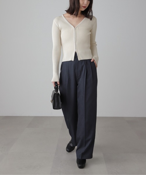 FREE'S MART(フリーズマート)の「◇フロントジップリブVネックニット(ニット/セーター・レディース・カーキ/グレー/ホワイト/ピンク・FREE)」の17枚目の写真