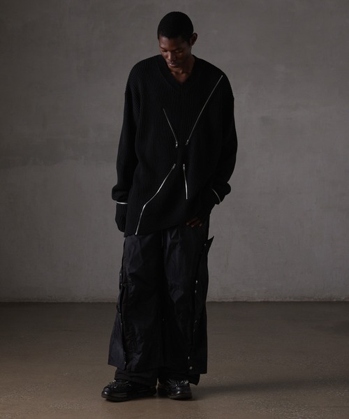 GRANCY（グランシー）の「【GRANCY】Button Layered Design Nylon Pants / ボタンレイヤードデザインナイロンパンツ（その他パンツ・メンズ・グレー/ブラック/ピンク/シルバー・L/M/S）」の22枚目の写真
