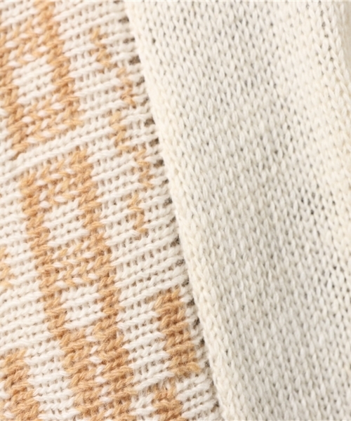 Kastane（カスタネ）の「ジャガード柄ポンチョ（カーディガン/ボレロ・レディース・アイボリー/ネイビー・FREE）」の11枚目の写真