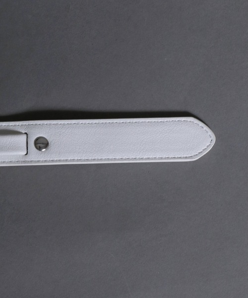 SITRY(シトリー)の「Hook Buckle Belt/フックバックル 25mm シンセティックレザーベルト(ベルト・メンズ・ホワイト/ブラック/ダークブラウン・FREE)」の9枚目の写真