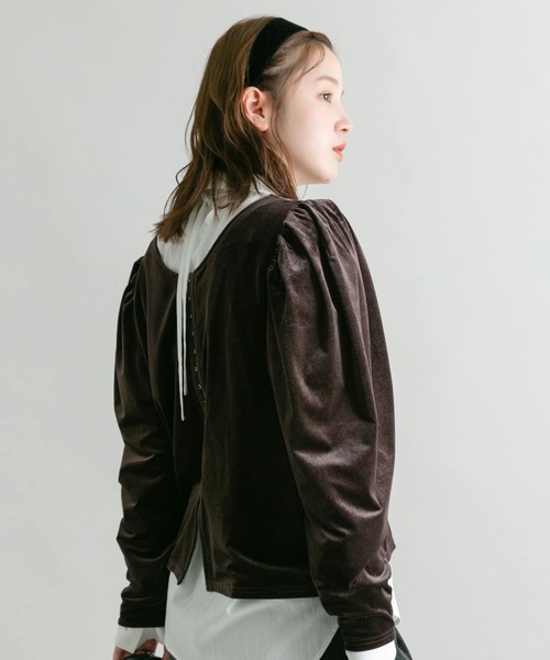 KBF（ケイビーエフ）の「パフスリーブ2WAYベロアトップス（Tシャツ/カットソー・レディース・ダークブラウン/アイボリー/ブラック・ONE）」の3枚目の写真