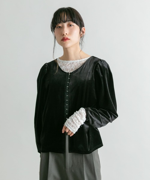 KBF（ケイビーエフ）の「パフスリーブ2WAYベロアトップス（Tシャツ/カットソー・レディース・ダークブラウン/アイボリー/ブラック・ONE）」の6枚目の写真