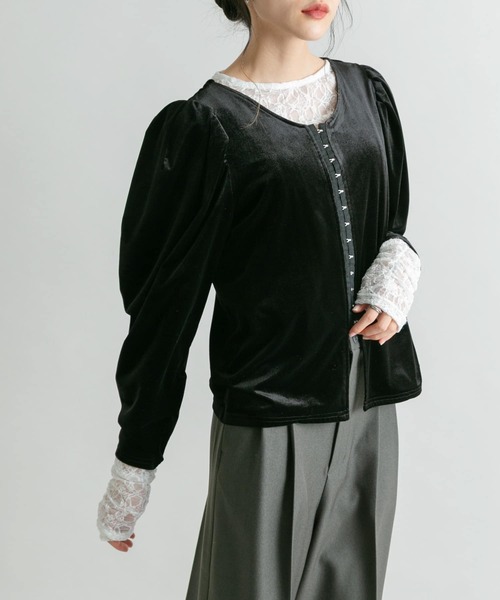 KBF（ケイビーエフ）の「パフスリーブ2WAYベロアトップス（Tシャツ/カットソー・レディース・ダークブラウン/アイボリー/ブラック・ONE）」の7枚目の写真