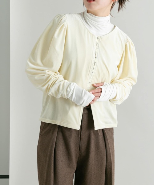 KBF（ケイビーエフ）の「パフスリーブ2WAYベロアトップス（Tシャツ/カットソー・レディース・ダークブラウン/アイボリー/ブラック・ONE）」の12枚目の写真