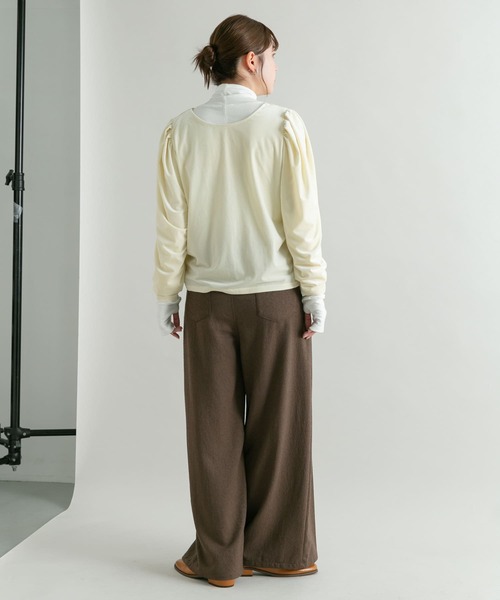 KBF（ケイビーエフ）の「パフスリーブ2WAYベロアトップス（Tシャツ/カットソー・レディース・ダークブラウン/アイボリー/ブラック・ONE）」の18枚目の写真