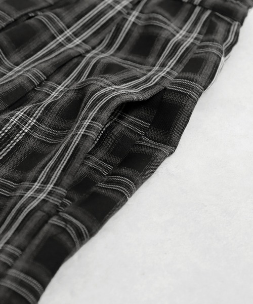 antiqua(アンティカ)の「チェック柄サロペット(サロペット/オーバーオール・レディース・ブラック・ONESIZE)」の4枚目の写真