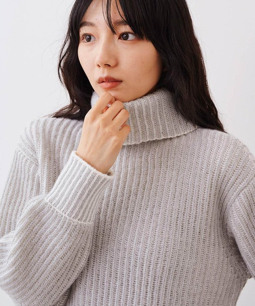 IEDIT(イディット)の「IEDIT 二重臼編みで華やかな配色タートルニット(ニット/セーター・レディース・グレー/オレンジ・LL/3L/M/L/S/4L)」の6枚目の写真