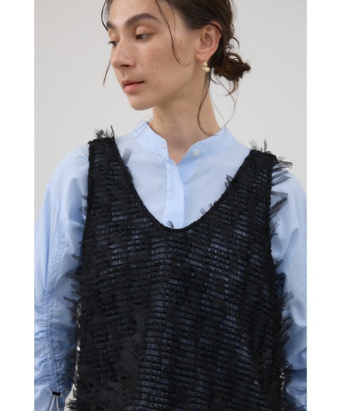 crie conforto（クリーコンフォルト）の「前後2WAYリボンフリンジベスト　秋服 / 冬服 / レイヤード（ベスト・レディース・ブラック/アイボリー・FREE）」の3枚目の写真