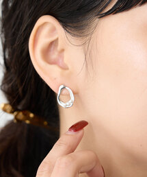 3粒パールオーバルピアス