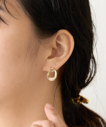 3粒パールオーバルピアス