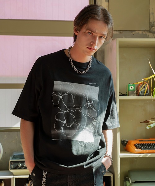 Forte(フォルテ)(フォルテ)の「West Side Modern Graphic T-Shirts/ウエストサイドモダングラフィックTシャツ/中肉厚/滑らかな肌触り(Tシャツ/カットソー・メンズ・ブラック/ホワイト・MEDIUM/LARGE)」の2枚目の写真