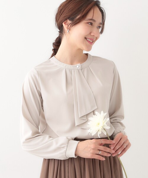 DRESKIP（ドレスキップ）の「【洗える/S-LL/洗濯後しわになりにくい】ブラウス見えボウタイ風トップス（Tシャツ/カットソー・レディース・オフホワイト/ライトグリーン/ベージュ・04/01/02/03）」の3枚目の写真