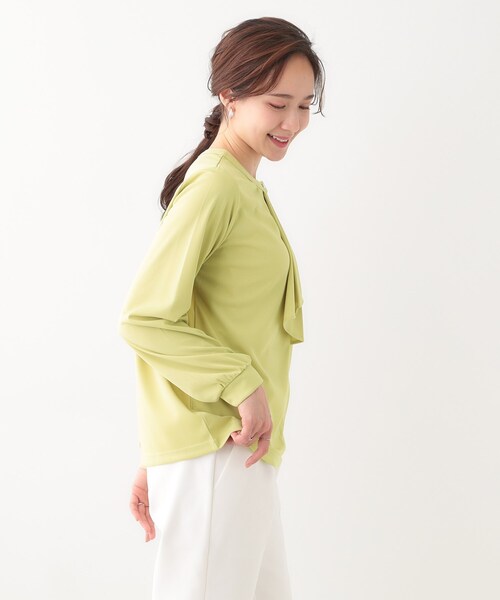 DRESKIP（ドレスキップ）の「【洗える/S-LL/洗濯後しわになりにくい】ブラウス見えボウタイ風トップス（Tシャツ/カットソー・レディース・オフホワイト/ライトグリーン/ベージュ・04/01/02/03）」の9枚目の写真