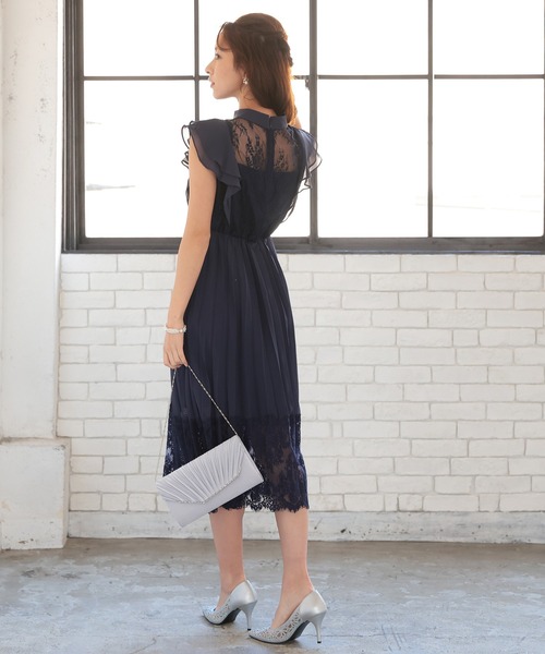 haremode（ハレモード）の「結婚式 お呼ばれ 謝恩会 成人式 対応 クラッチバッグ 変形フラップ サテン ビジューライン チェーン付き2WAY パーティ オケージョン バッグ（クラッチバッグ・レディース・ブラック/シルバー/ベージュ・FREE）」の18枚目の写真