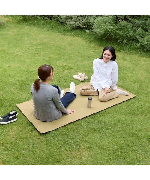 無印良品(ムジルシリョウヒン)の「耐水 キルティングレジャーシート・90×180cm(アウトドアグッズ・メンズ・ブラック・FREE)」の2枚目の写真