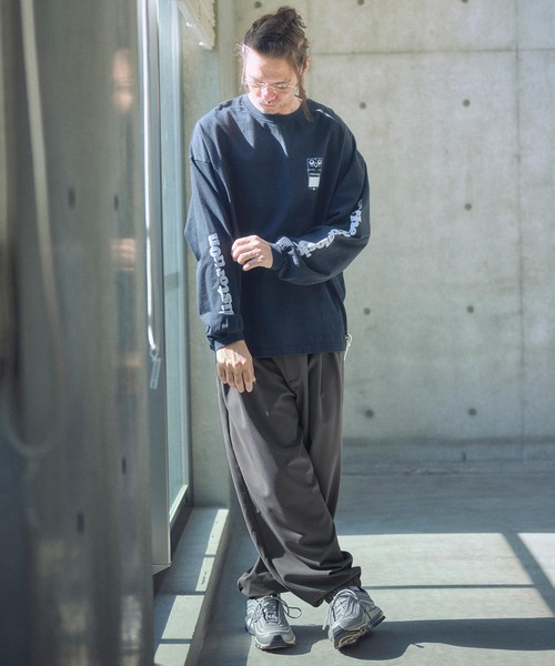 ADAM PATEK(アダムパテック)の「mp13328-ripple tuck relax pants タックパンツ(その他パンツ・メンズ・ブラック/チャコール・2/1)」の6枚目の写真