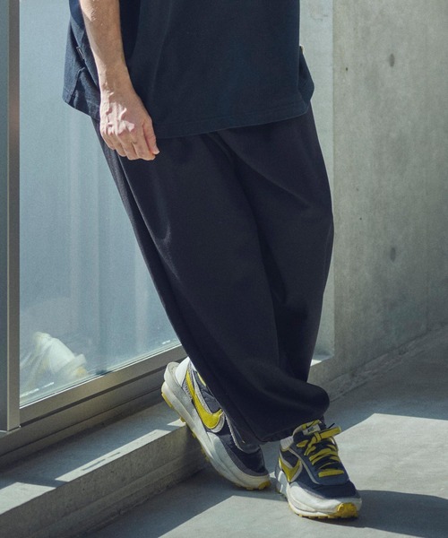 ADAM PATEK(アダムパテック)の「mp13328-ripple tuck relax pants タックパンツ(その他パンツ・メンズ・ブラック/チャコール・2/1)」の13枚目の写真
