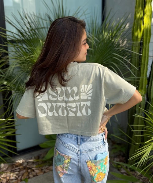 INTER FACTORY(インターファクトリー)の「moeka - SUNOUTFIT ショート&オーバーロゴTシャツ made in INTERFACTORY(Tシャツ/カットソー・レディース・ベージュ/ネイビー/カーキ・SMALL/MEDIUM)」の6枚目の写真