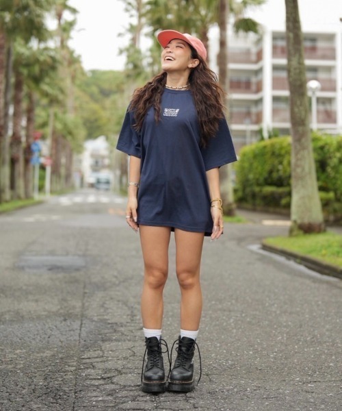 セール】moeka - SUNOUTFIT ショート&オーバーロゴTシャツ made