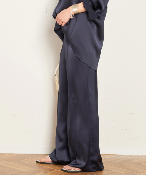 AP STUDIO（エーピーストゥディオ）の「サテンプルオンパンツ（その他パンツ・レディース・ネイビー/カーキ・38/36）」の3枚目の写真