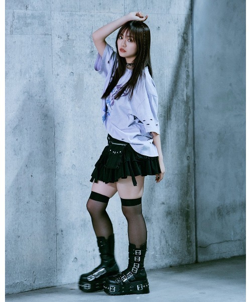 TRAVAS TOKYO（トラバス トウキョウ）の「『TRAVAS TOKYO/トラバス トーキョー』イラストプリント加工Tシャツ（Tシャツ/カットソー・レディース・ブラック/パープル・FREE）」の11枚目の写真