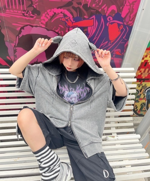 TRAVAS TOKYO/トラバス トーキョー』イラストプリント加工T
