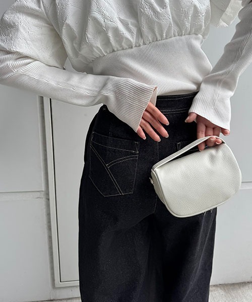 WILLFULLY(ウィルフリー)の「2way wrap tapered denim pants(デニムパンツ・レディース・ブラック/ブルー・S/M)」の6枚目の写真