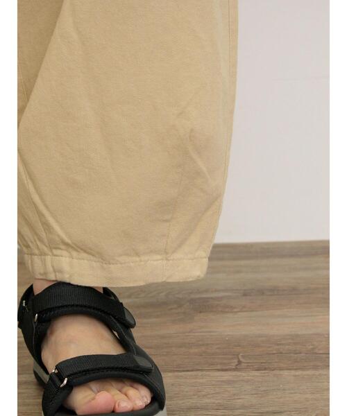 Samansa Mos2（サマンサ モスモス）の「【M/Lサイズ】裾タックギャザーパンツ（その他パンツ・レディース・カーキ/チャコールグレー/ベージュ・M/L）」の13枚目の写真