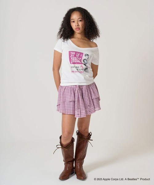TINA:JOJUN(ティーナジョジュン)の「THE BEATLES オフショルTシャツ TINA:JOJUN(Tシャツ/カットソー・レディース・ピンク/レッド・M)」の3枚目の写真