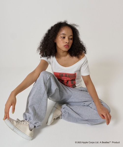 TINA:JOJUN(ティーナジョジュン)の「THE BEATLES オフショルTシャツ TINA:JOJUN(Tシャツ/カットソー・レディース・ピンク/レッド・M)」の14枚目の写真