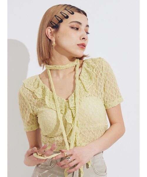 EVRIS（エヴリス）の「COLOR SHELL HOOPピアス（ピアス（両耳用）・レディース・ホワイト/イエロー・FREE）」の7枚目の写真