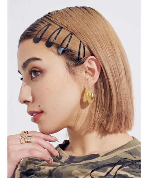 EVRIS（エヴリス）の「COLOR SHELL HOOPピアス（ピアス（両耳用）・レディース・ホワイト/イエロー・FREE）」の5枚目の写真