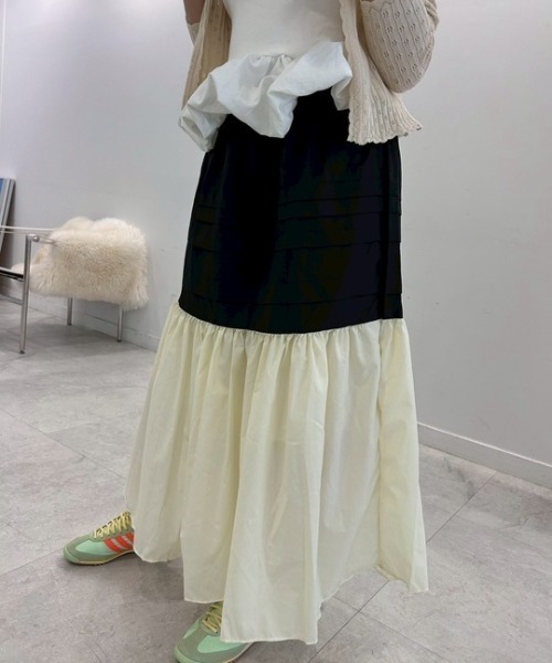 ipugo（イプゴ）の「【メーガン花子様着用】ipugo/イプゴ バイカラー フレアロングスカート（スカート・レディース・ブルー/ブラック・FREE）」の3枚目の写真
