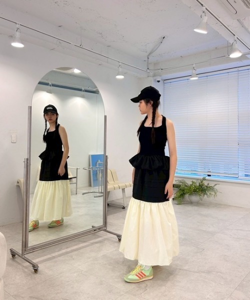 ipugo（イプゴ）の「【メーガン花子様着用】ipugo/イプゴ バイカラー フレアロングスカート（スカート・レディース・ブルー/ブラック・FREE）」の10枚目の写真