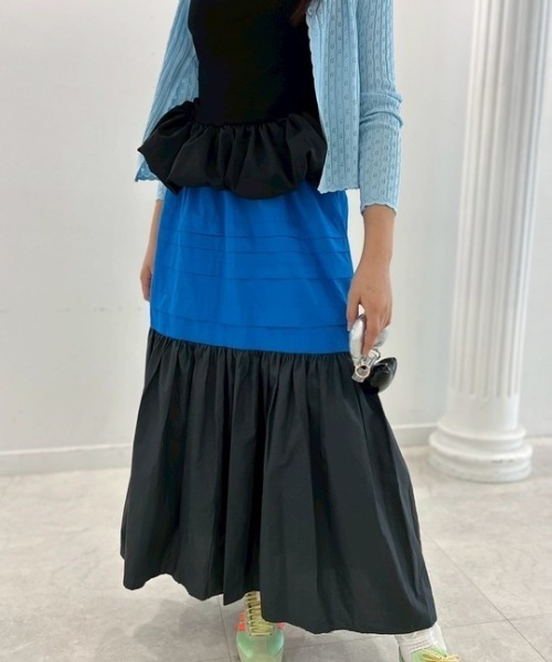 ipugo（イプゴ）の「【メーガン花子様着用】ipugo/イプゴ バイカラー フレアロングスカート（スカート・レディース・ブルー/ブラック・FREE）」の13枚目の写真