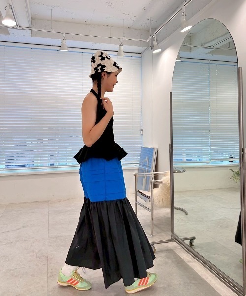 ipugo（イプゴ）の「【メーガン花子様着用】ipugo/イプゴ バイカラー フレアロングスカート（スカート・レディース・ブルー/ブラック・FREE）」の17枚目の写真