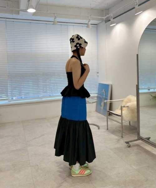 ipugo（イプゴ）の「【メーガン花子様着用】ipugo/イプゴ バイカラー フレアロングスカート（スカート・レディース・ブルー/ブラック・FREE）」の19枚目の写真