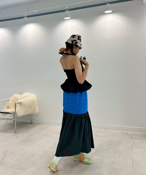 ipugo（イプゴ）の「【メーガン花子様着用】ipugo/イプゴ バイカラー フレアロングスカート（スカート・レディース・ブルー/ブラック・FREE）」の20枚目の写真