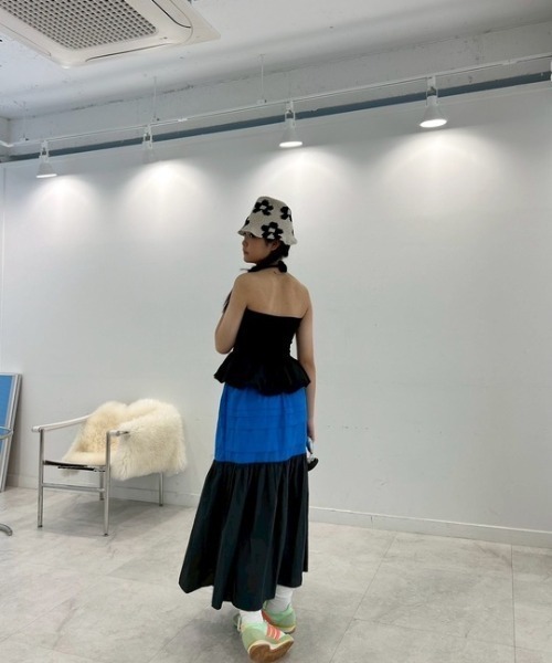 ipugo（イプゴ）の「【メーガン花子様着用】ipugo/イプゴ バイカラー フレアロングスカート（スカート・レディース・ブルー/ブラック・FREE）」の22枚目の写真