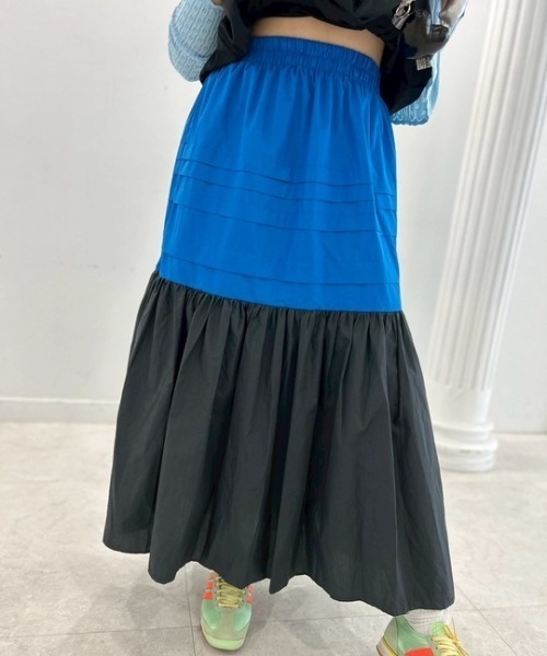 ipugo（イプゴ）の「【メーガン花子様着用】ipugo/イプゴ バイカラー フレアロングスカート（スカート・レディース・ブルー/ブラック・FREE）」の14枚目の写真