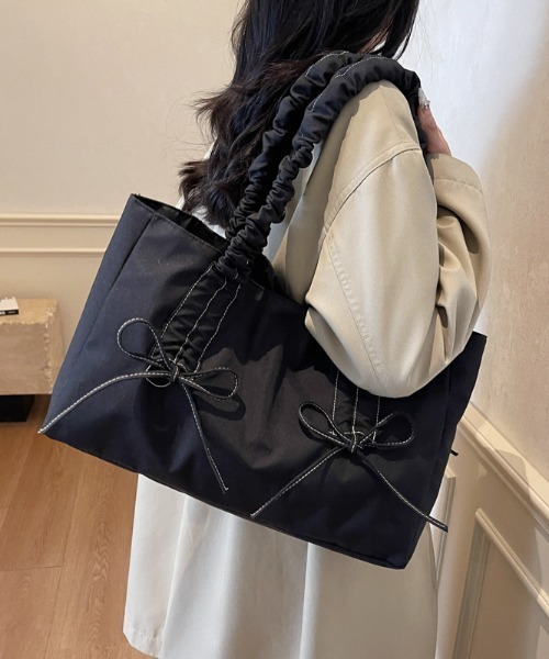 Mejoul(メジュール)の「ギャザーハンドルリボンナイロントートバッグ(トートバッグ・レディース・ブラック/グレー/ピンク/ホワイト・F)」の2枚目の写真