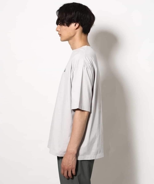 a.v.v（アーヴェヴェ）の「【接触冷感】エッフェル塔刺繍ボートネックTシャツ（Tシャツ/カットソー・メンズ・ネイビー/ライトグレー/ホワイト・48/46/50）」の5枚目の写真