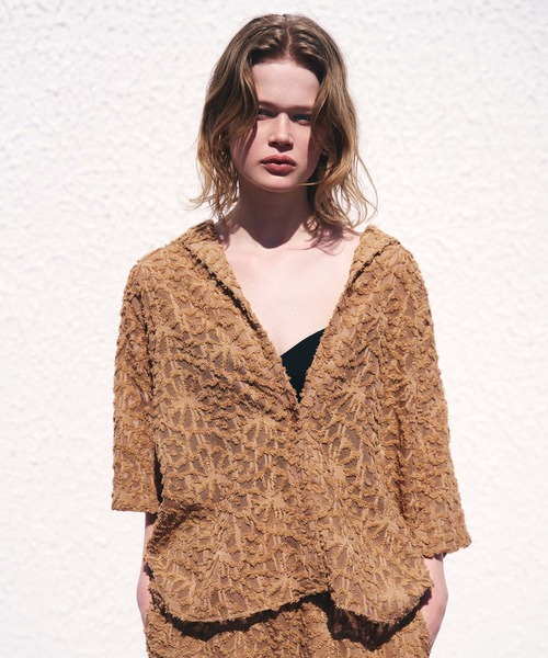 AKTE（アクテ）の「【AKTE × AMPHI】ポートレートネックブラトップ（キャミソール・レディース・ブラウン/ブラック・FREE）」の3枚目の写真