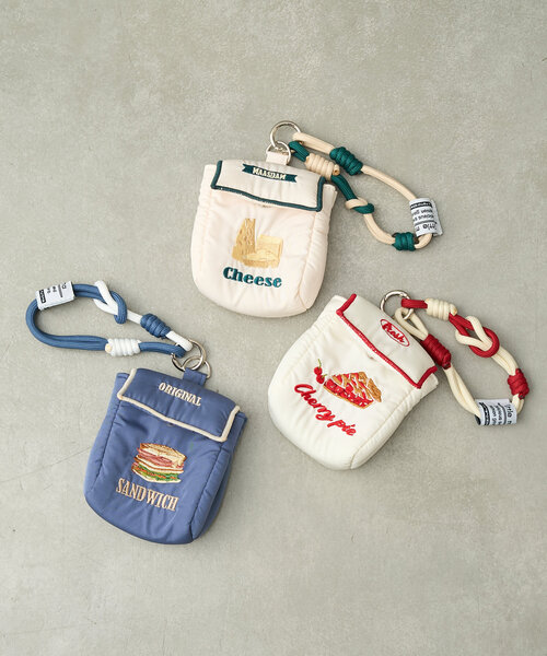 BIRTHDAY BAR（バースデイバー）の「リトルモカストラップミニポーチ（ポーチ・レディース・ネイビー/ホワイト/ホワイト系その他・0）」の4枚目の写真