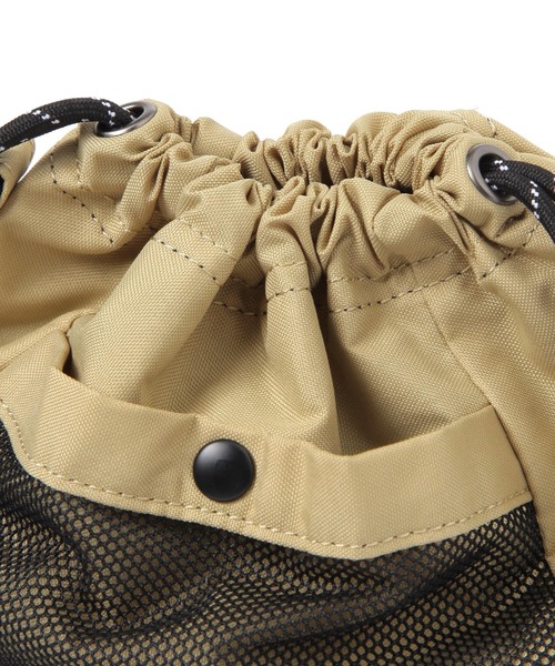 BAYFLOW（ベイフロー）の「2WAY巾着ショルダーバッグ（ユニセックス）（ハンドバッグ・メンズ・ブラック/カーキ/ベージュ・FREE）」の9枚目の写真