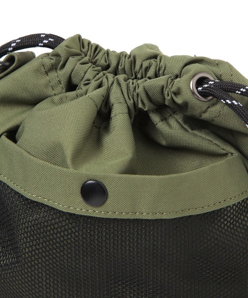 BAYFLOW（ベイフロー）の「2WAY巾着ショルダーバッグ（ユニセックス）（ハンドバッグ・メンズ・ブラック/カーキ/ベージュ・FREE）」の7枚目の写真