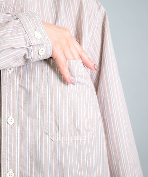 OMNIGOD（オムニゴッド）の「[OMNIGOD womens / オムニゴッド] タイプライターストライプ スタンドカラーシャツ（シャツ/ブラウス・レディース・ブラウン系その他・2/3）」の10枚目の写真