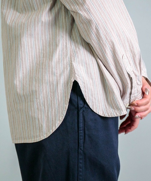 OMNIGOD（オムニゴッド）の「[OMNIGOD womens / オムニゴッド] タイプライターストライプ スタンドカラーシャツ（シャツ/ブラウス・レディース・ブラウン系その他・2/3）」の12枚目の写真