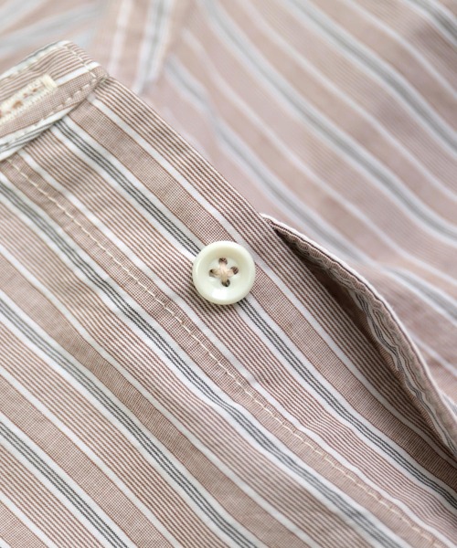 OMNIGOD（オムニゴッド）の「[OMNIGOD womens / オムニゴッド] タイプライターストライプ スタンドカラーシャツ（シャツ/ブラウス・レディース・ブラウン系その他・2/3）」の15枚目の写真